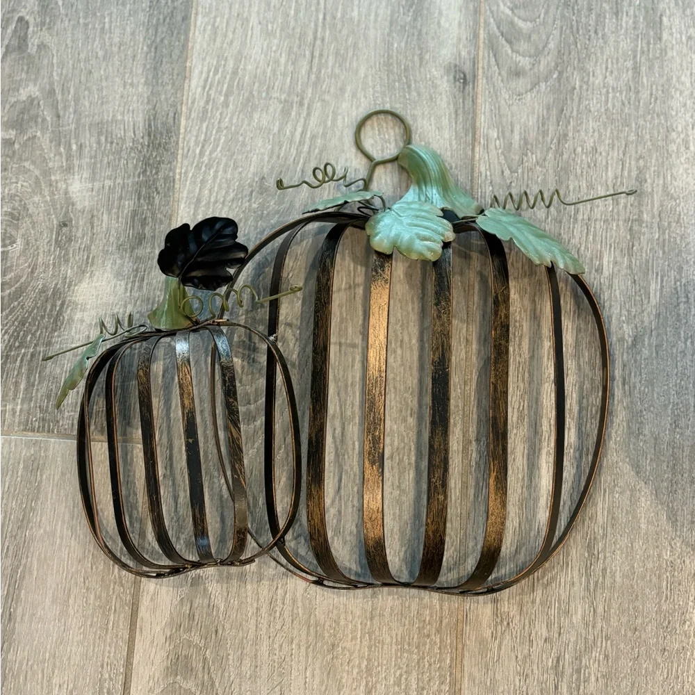 Williams Sonoma Orange Pumpkin Ceramic Dish and Metal Wreath Decor
